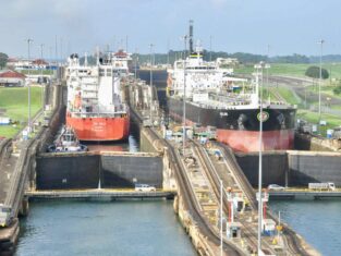 Panama Canal day tours
